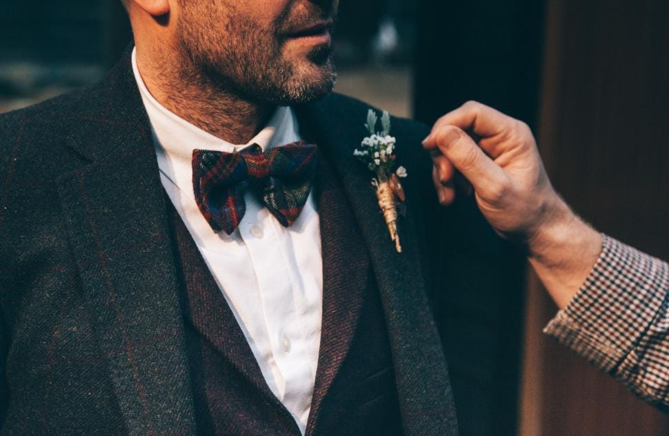 Bow tie detail